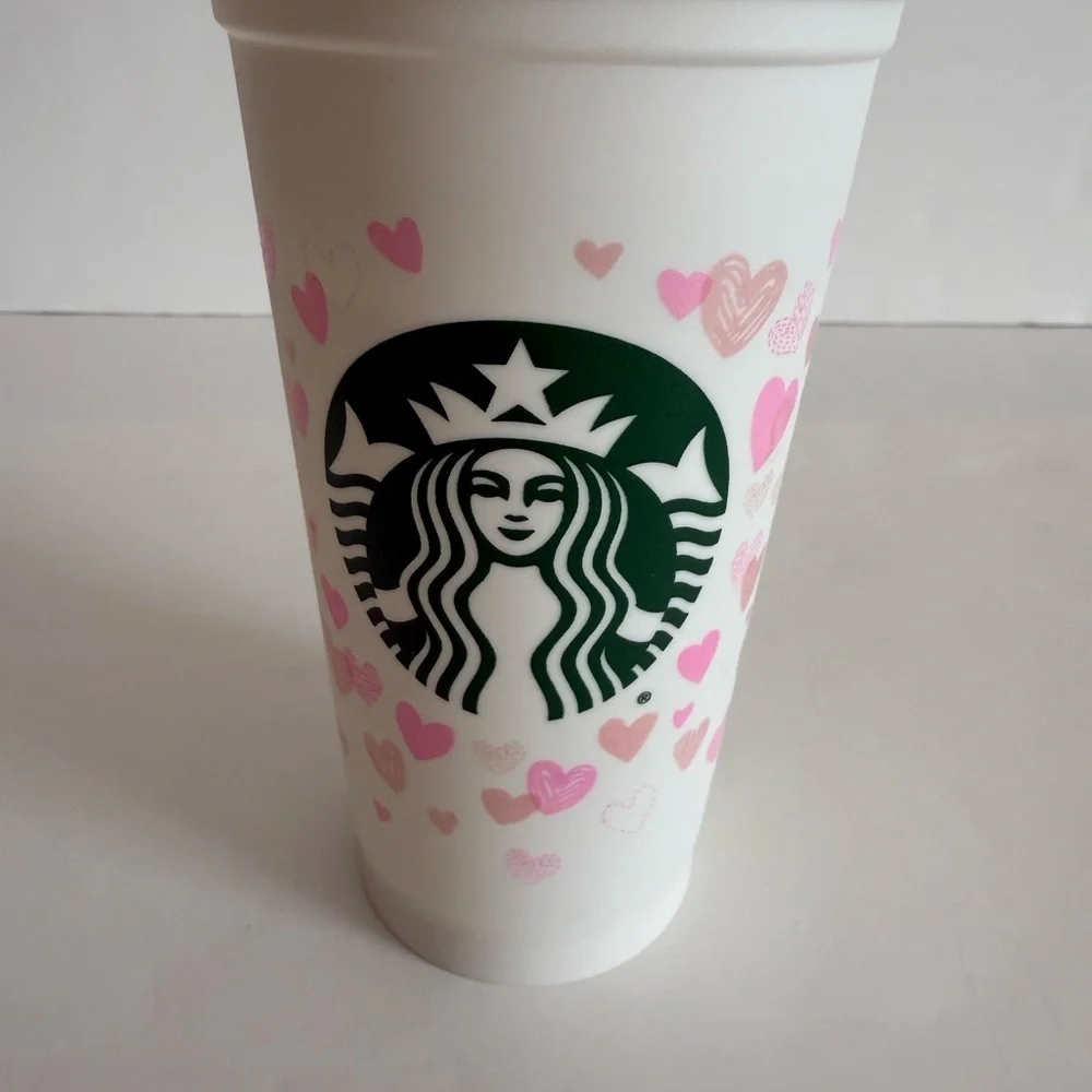 Starbucks 2022 Valentines 16 0z reusable cup with color changing hearts